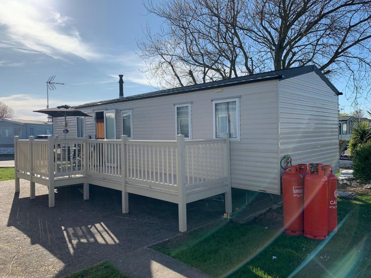 Sun Bed Hotel Saint Osyth Exterior photo