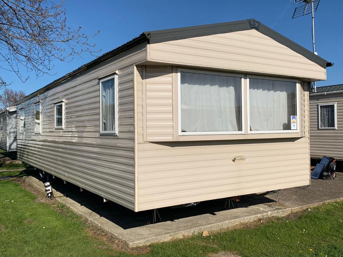 Sun Bed Hotel Saint Osyth Exterior photo